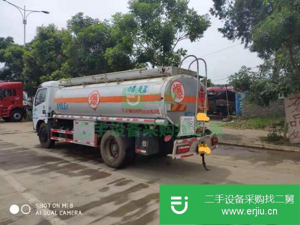 轉讓兩臺二手油罐車 二手8噸油罐車帶手續(xù)出售