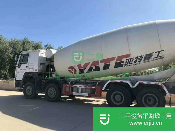 轉讓處理二手豪沃18年大20方攪拌車 可按揭 二手國五水泥攪拌罐車