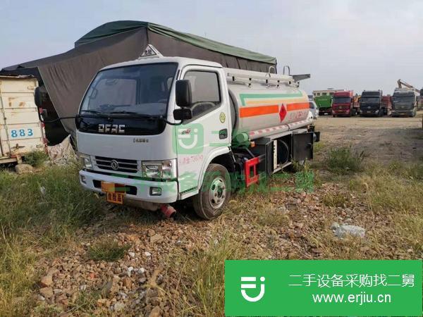 轉(zhuǎn)讓8個(gè)月二手4噸加油車已年審帶空調(diào)正星大流量加油機(jī)帶下裝