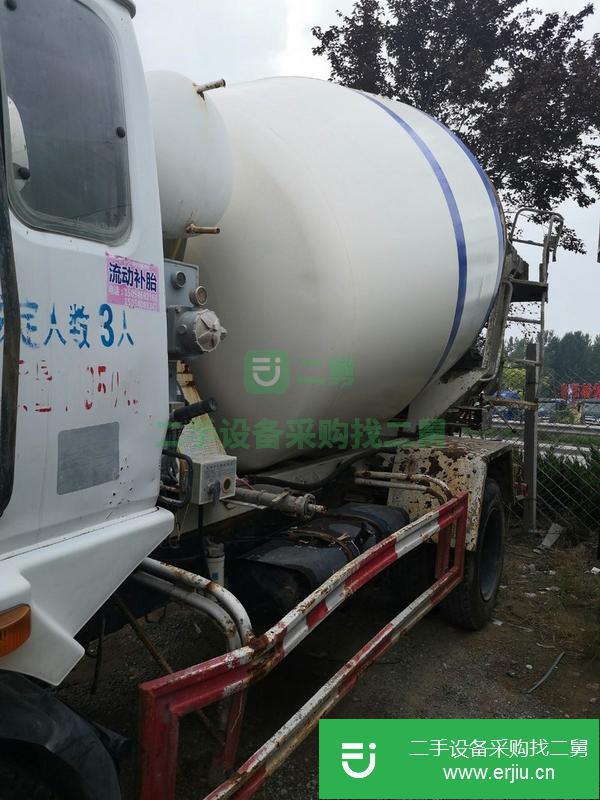 出售一臺國四6方攪拌罐車