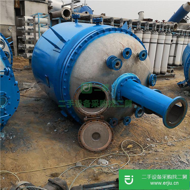 轉(zhuǎn)讓出售九成新二手3噸不銹鋼反應(yīng)釜