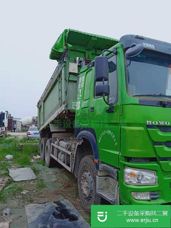 轉(zhuǎn)讓急售17年二手豪沃自卸車 380馬力 后八輪