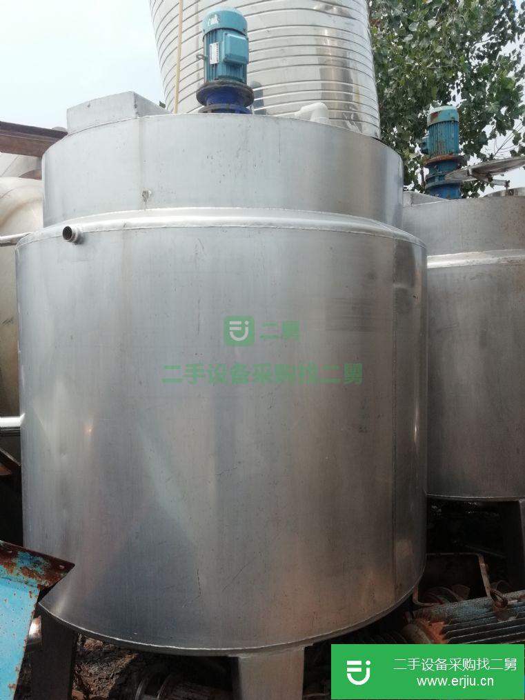 轉(zhuǎn)讓:出售3噸不銹鋼三層攪拌罐雙內(nèi)盤管蒸汽加熱