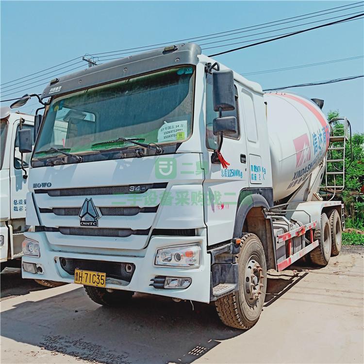 二手混凝土攪拌罐車(chē)大12方拉14方 豪沃?jǐn)嚢柢?chē)