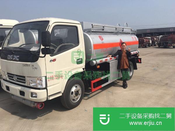 5噸油罐車帶手續出售