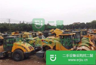 濮陽(yáng)市個(gè)人低價(jià)急賣二手26噸壓路機(jī)