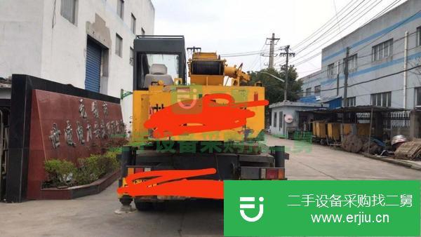 轉(zhuǎn)讓二手的九成新的柳工8T吊車車況精品