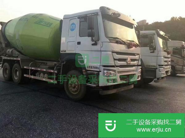 轉(zhuǎn)讓豪沃國(guó)五排放，16方攪拌車