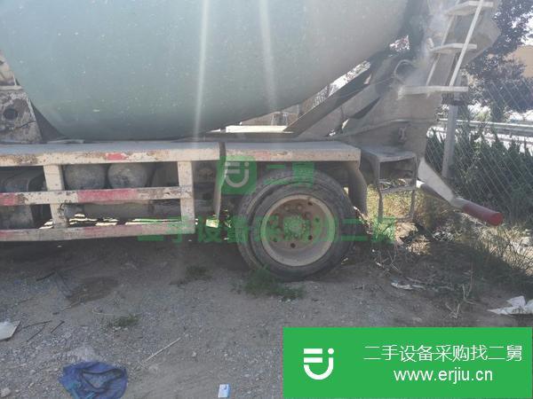 出售二手的15年6方攪拌罐車一臺
