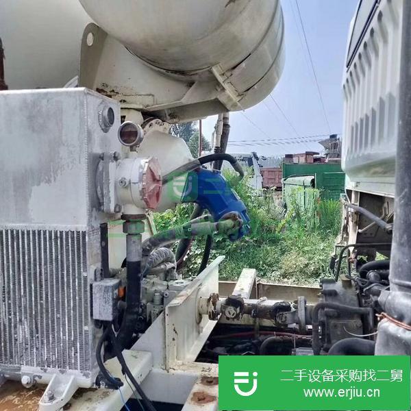 低價出售15年6方大運攪拌車，進口泵，153后橋，手續(xù)齊全