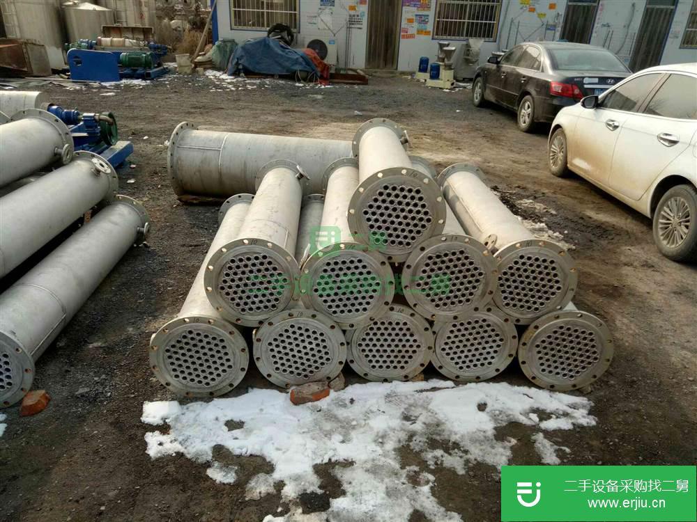 轉(zhuǎn)讓出售九成新不銹鋼列管冷凝器
