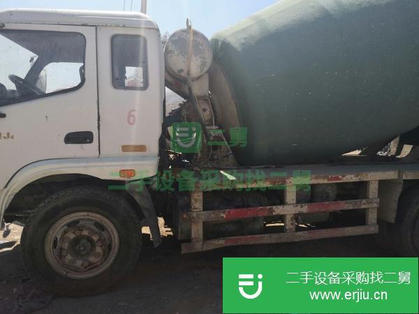 出售二手的15年6方攪拌罐車一臺
