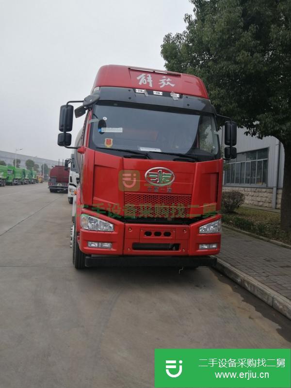 轉(zhuǎn)讓解放前四后八鋁合金運(yùn)油車油罐車 包上戶可分期