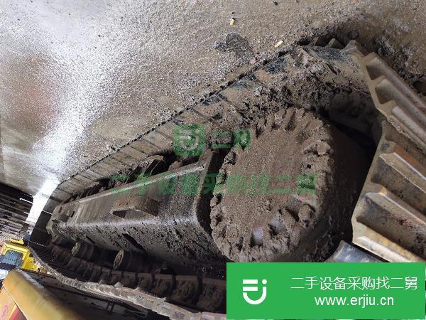 低價出售純進口卡特323挖機四臺