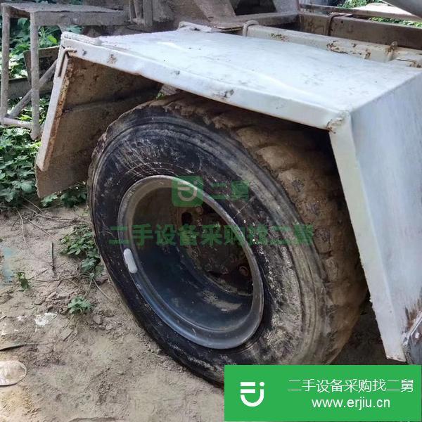 低價出售15年6方大運攪拌車，進口泵，153后橋，手續(xù)齊全