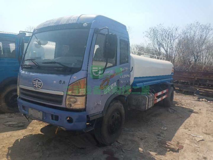 7成新灑水車解放山東省濟寧市