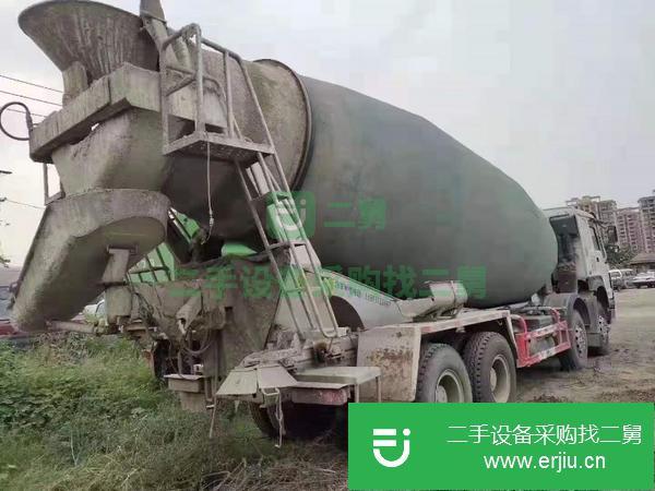 出售17年豪沃攪拌車  國五排放