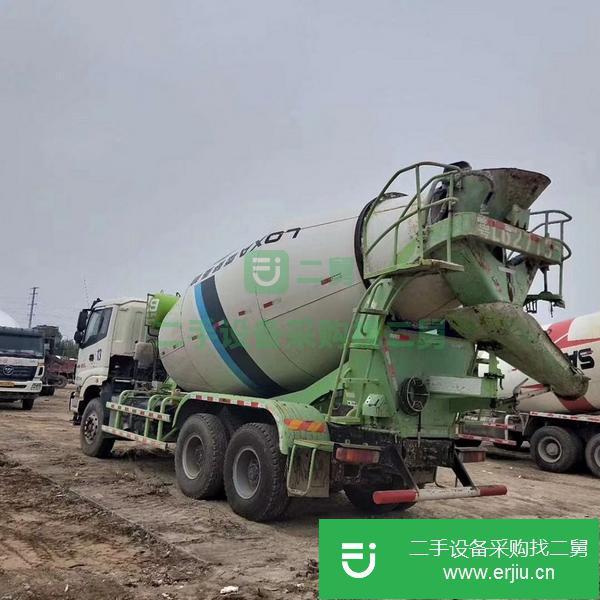 低價出售17年歐曼攪拌車，大12方，國五排放，車況精品，可提檔過戶