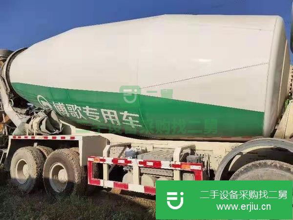 出售17年豪沃攪拌車 國五排放   博哥上裝