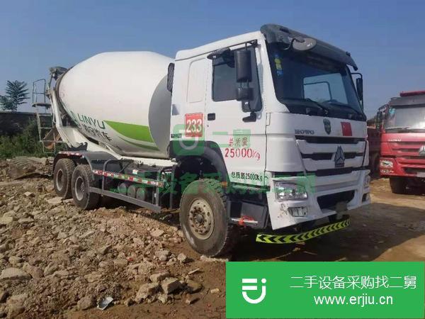 轉讓急售18年豪沃攪拌車,大14拉16方罐,國五標準,凌宇上裝
