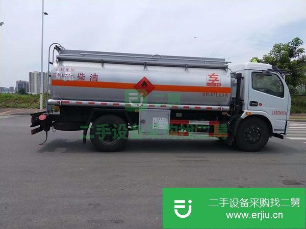 帶手續油罐車現車低價出售