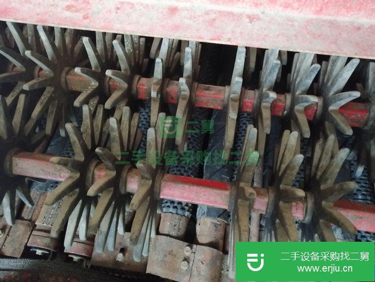 轉(zhuǎn)讓:福田大四行收割機(jī)145馬力