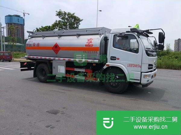 帶手續油罐車現車低價出售