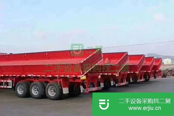 轉讓一批十三米標車側翻半掛車