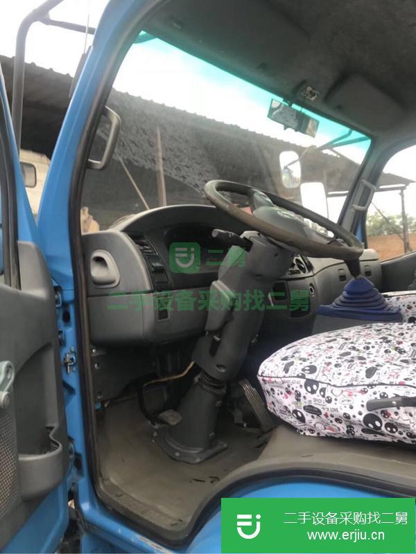 轉(zhuǎn)讓多利卡吸糞車(chē)