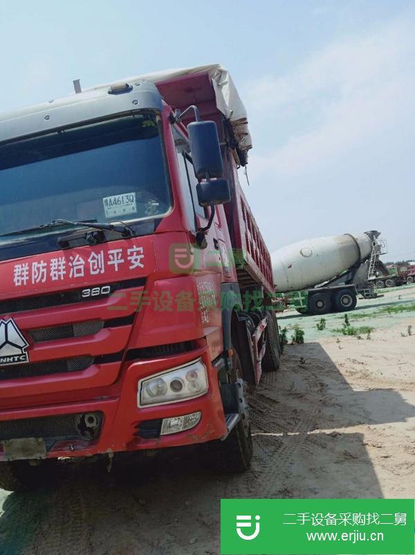 轉(zhuǎn)讓16年二手豪沃自卸車 380馬力 后八輪