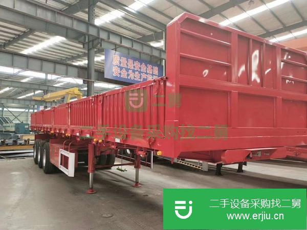 轉讓一批十三米標車側翻半掛車