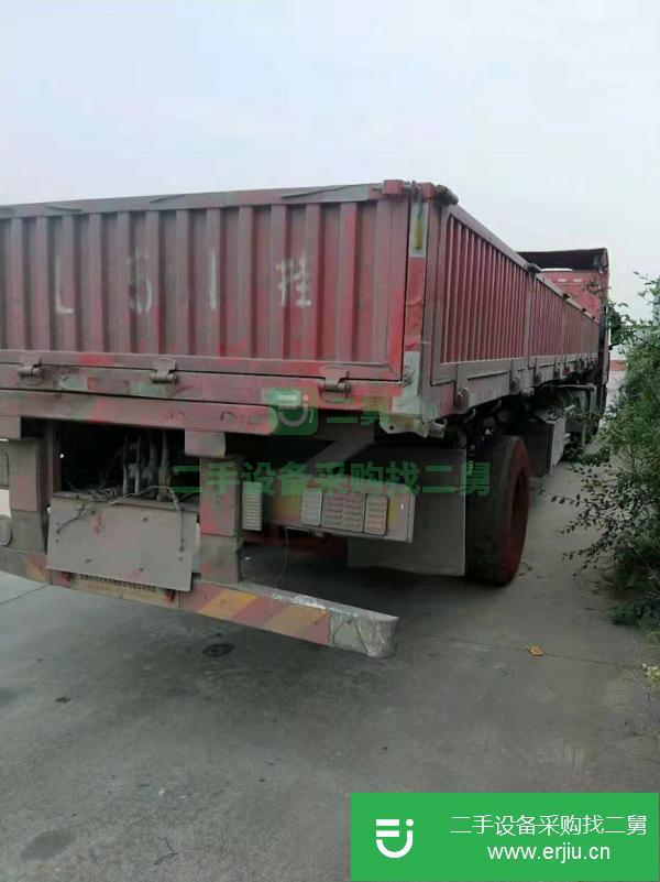 轉(zhuǎn)讓剛到家一臺二手12米標(biāo)箱側(cè)翻半掛自卸車