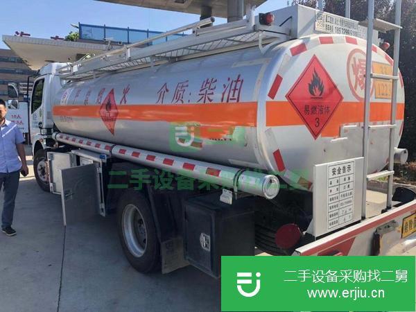 東風(fēng)福瑞卡8噸油車油罐車