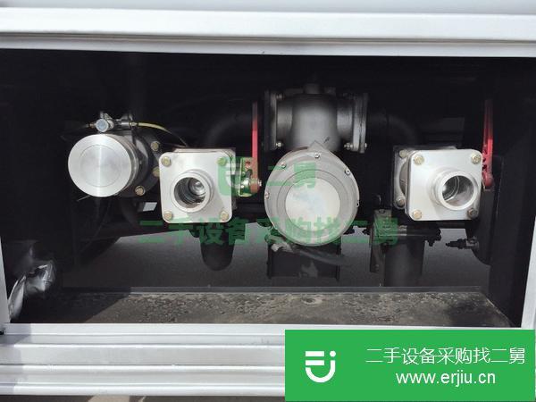 轉讓進油庫拉5噸的二手油罐車帶一年手續
