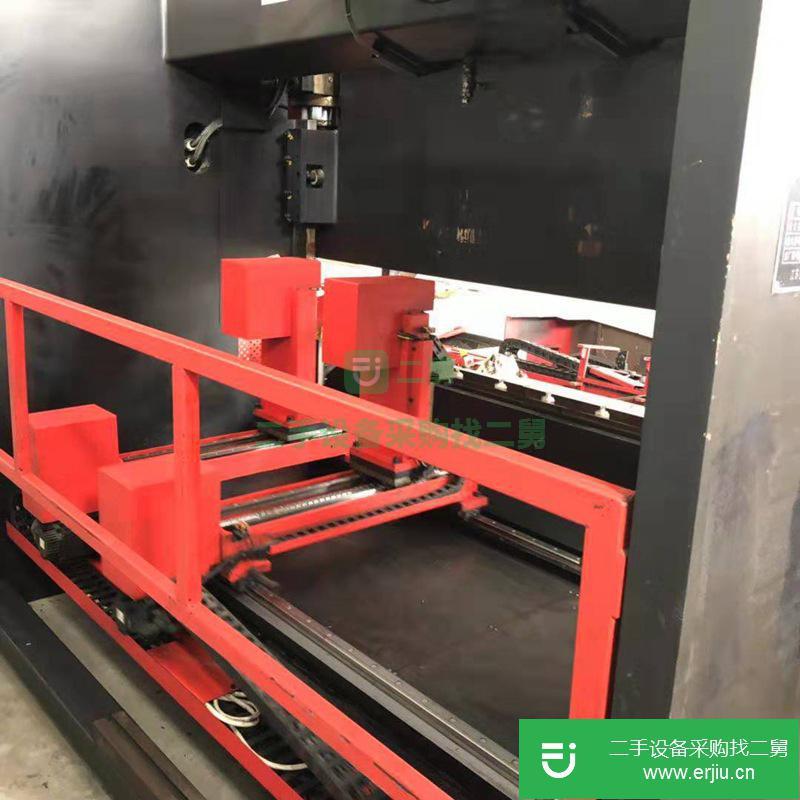 二手金方圓折彎機 110T  8+1   現(xiàn)貨揚州