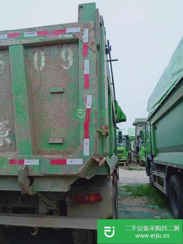 轉讓17年二手豪沃自卸車 380馬力 后八輪