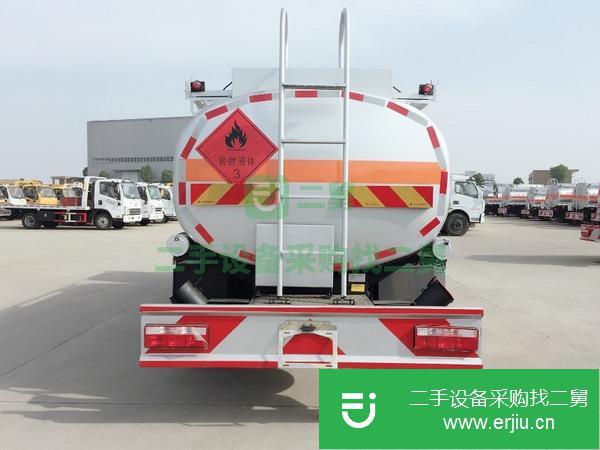 轉讓進油庫拉5噸的二手油罐車帶一年手續