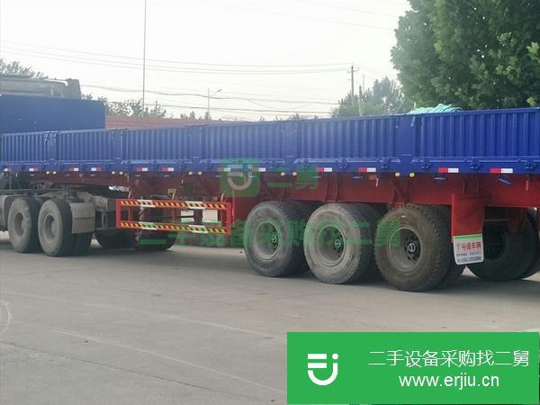 出售半掛車標車側翻