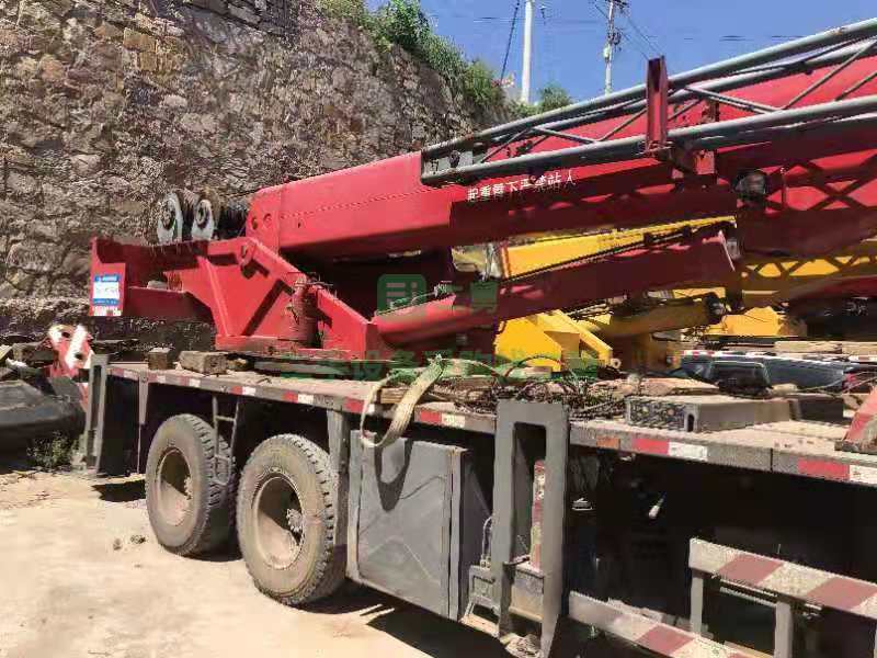 出售二手三一25噸吊車，手續齊全