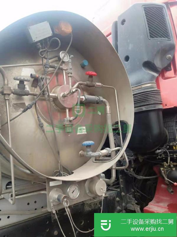 轉讓17年二手歐曼燒氣牽引車  380馬力 雙驅輕體