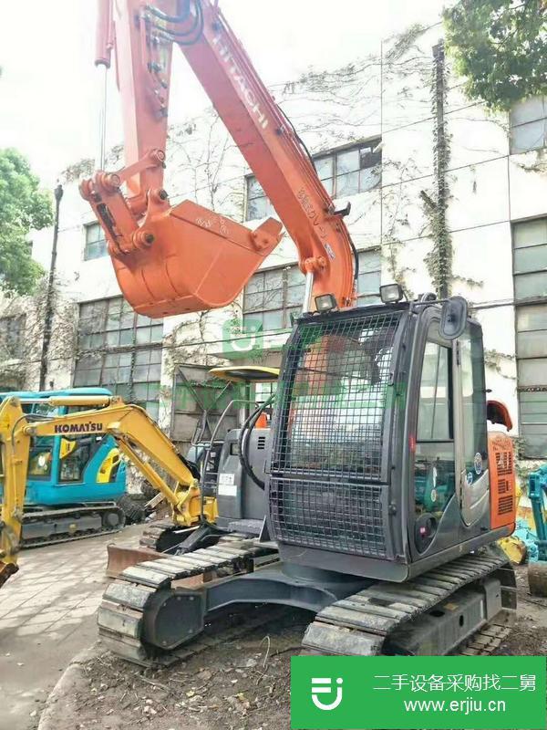 低價(jià)出售二手的八成新的進(jìn)口日立70挖機(jī)