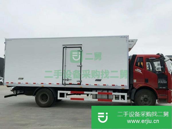 轉(zhuǎn)讓特價(jià)處理6 米8解放肉鉤冷藏車