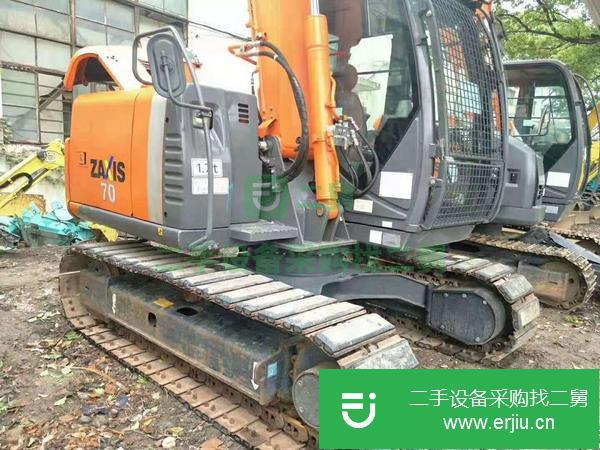 低價(jià)出售二手的八成新的進(jìn)口日立70挖機(jī)
