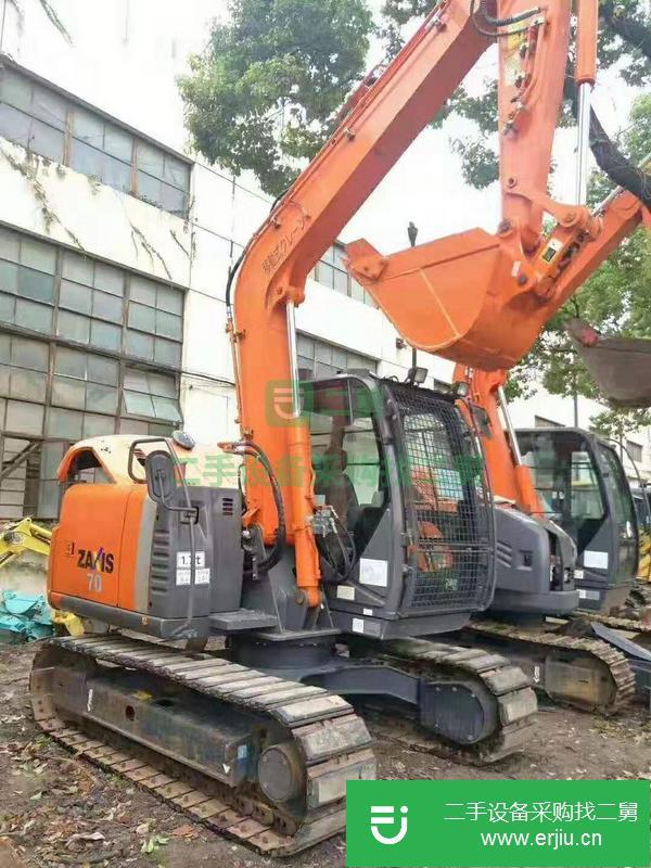 低價(jià)出售二手的八成新的進(jìn)口日立70挖機(jī)