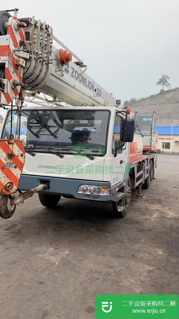出售中聯25噸吊車。