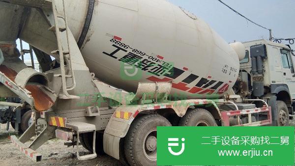 轉(zhuǎn)讓17年豪沃亞特大十二方混凝土攪拌車