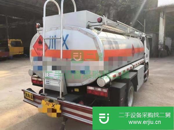 轉讓剛年審好的5噸油罐車可分期