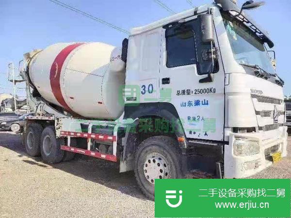 出售16年豪沃攪拌車  國四排放  三一上裝