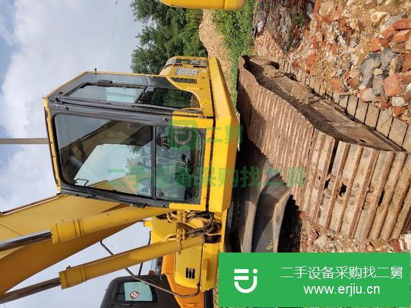低價出售二手的九成新的精品小松240挖機