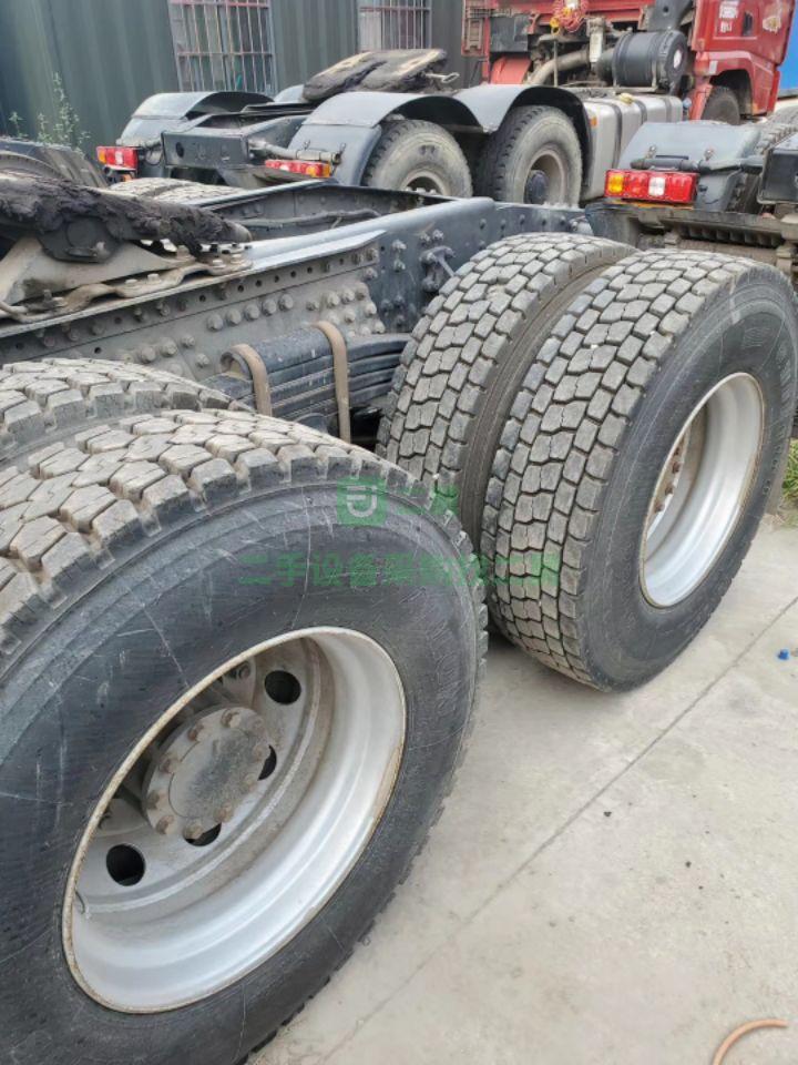 急售9成新二手牽引車 解放牽引車頭解放J6牽引車
